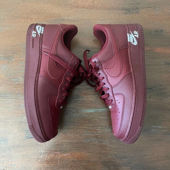 Nike Air Force 1 07 Team Red Sz 8 - Picture 5 of 8